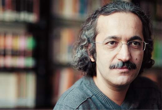 دغدغه هم‌زمانی اجرایم با جام‌جهانی را ندارم /  تئاتر مغلوب فوتبال نمی‌شود