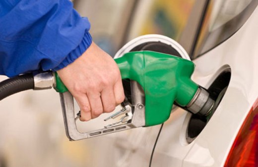 واردات روزانه حداکثر 8 میلیون لیتر بنزین در سال جاری