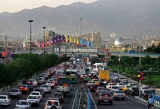 تعویض گاردریل های بزرگراه شهید نواب صفوی و اطراف میدان جمهوری