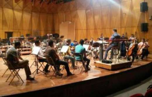 ارکستر سمفونیک تهران زیر نظر نصیر حیدریان تمرین کرد