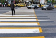 اصلاح لغزندگی خط کشی های عابر پیاده میان تقاطعی در سطح معابر منطقه ۱۰