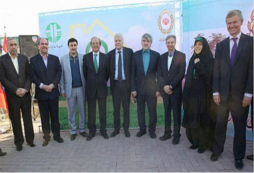 مشارکت بانک ملی ایران در طرح کاشت نهال در باغ ملل پارک پردیسان
