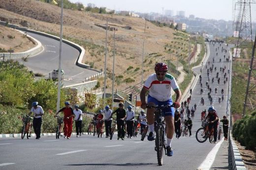 همایش دوچرخه سواری همیاران پلیس در آبشار تهران
