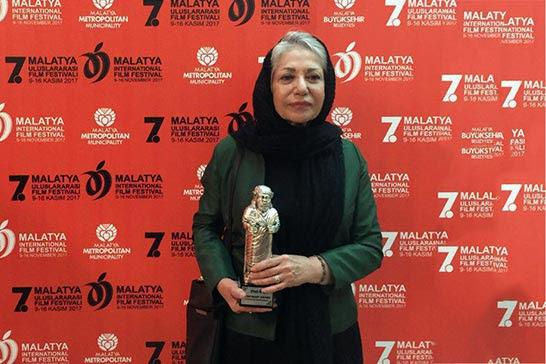 جایزه یک عمر فعالیت سینمایی به رخشان بنی‌اعتماد در ملطیه