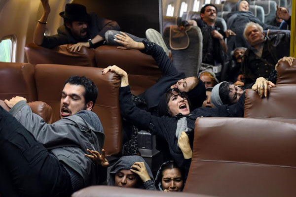 تصویری از لحظه سقوط هواپیما در فیلم «کمال تبریزی»