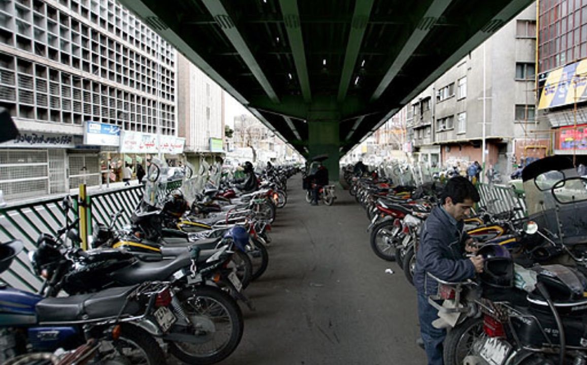 پارکینگ رایگان برای موتورسیکلت‌های «لاله‌زار» تهران
